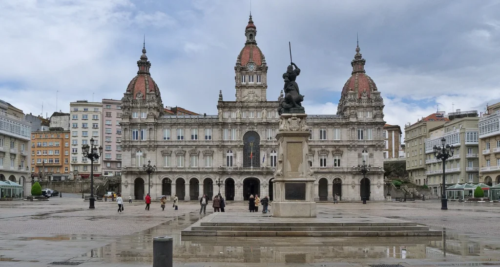 A Coruña Der Platz María Pita mit dem Rathaus in A Coruña