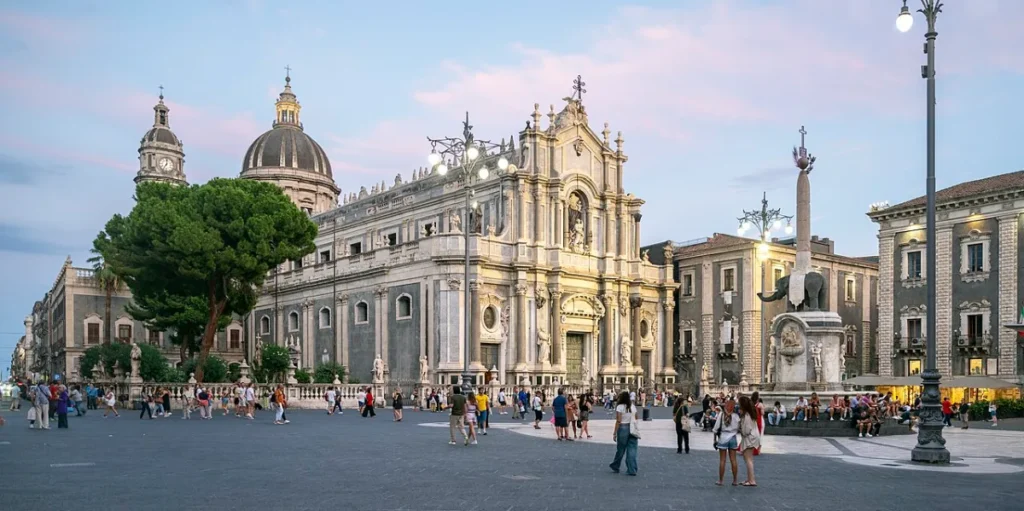 Catania (Sizilien) Piazza del Duomo in Catania