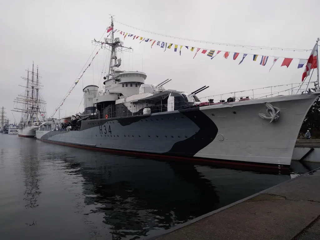 Das Museumsschiff ORP Błyskawica im Hafen von Gdingen