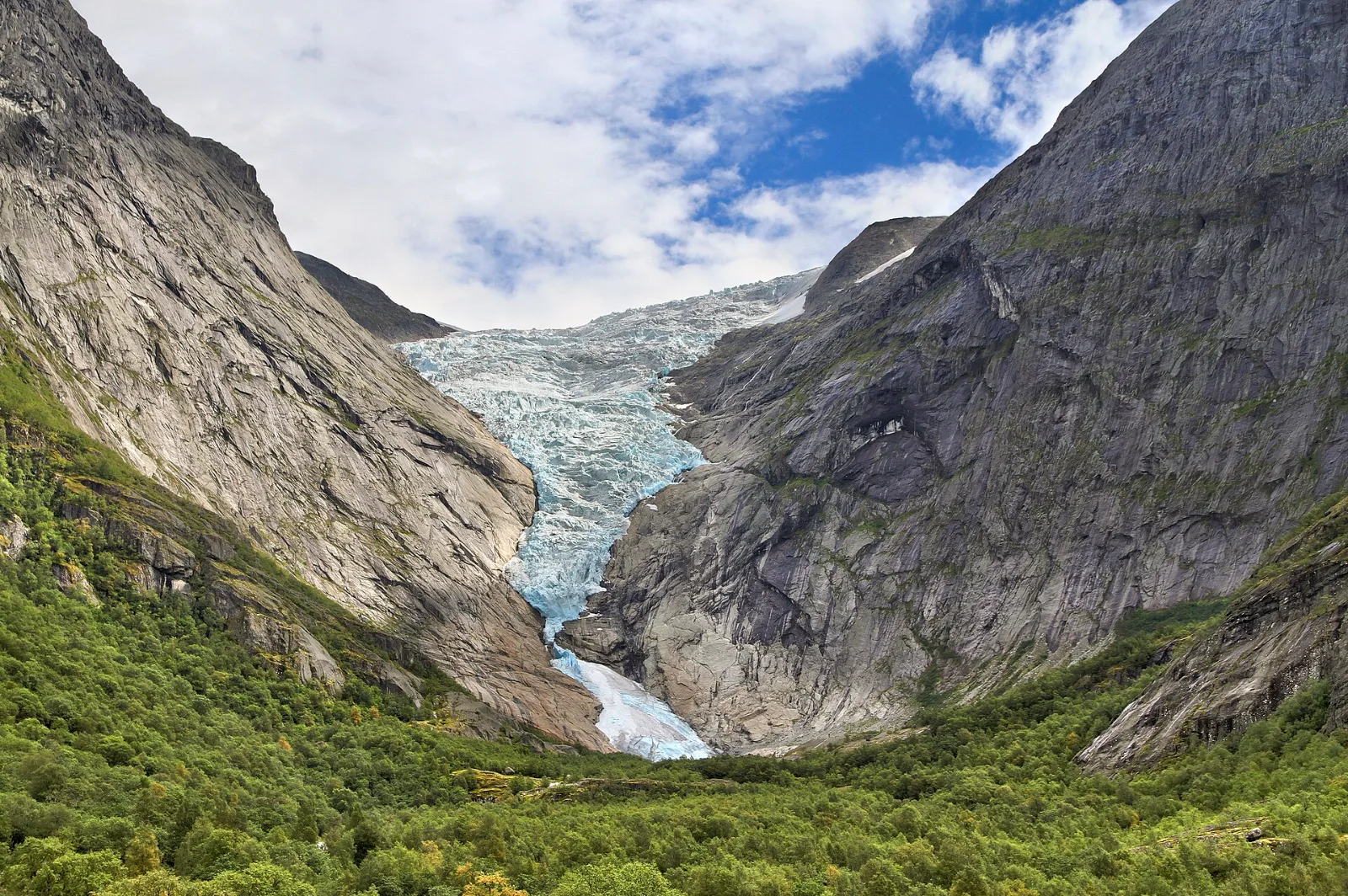 Der Gletscher Briksdalsbreen