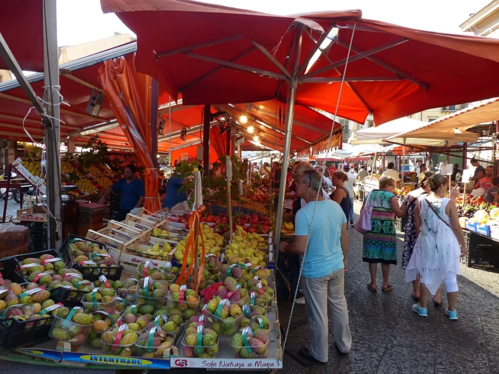 Palermo (Sizilien) Ballarò-Markt in Palermo