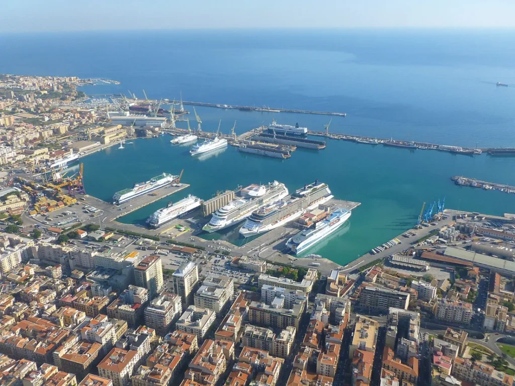 Palermo (Sizilien) Hafen von Palermo