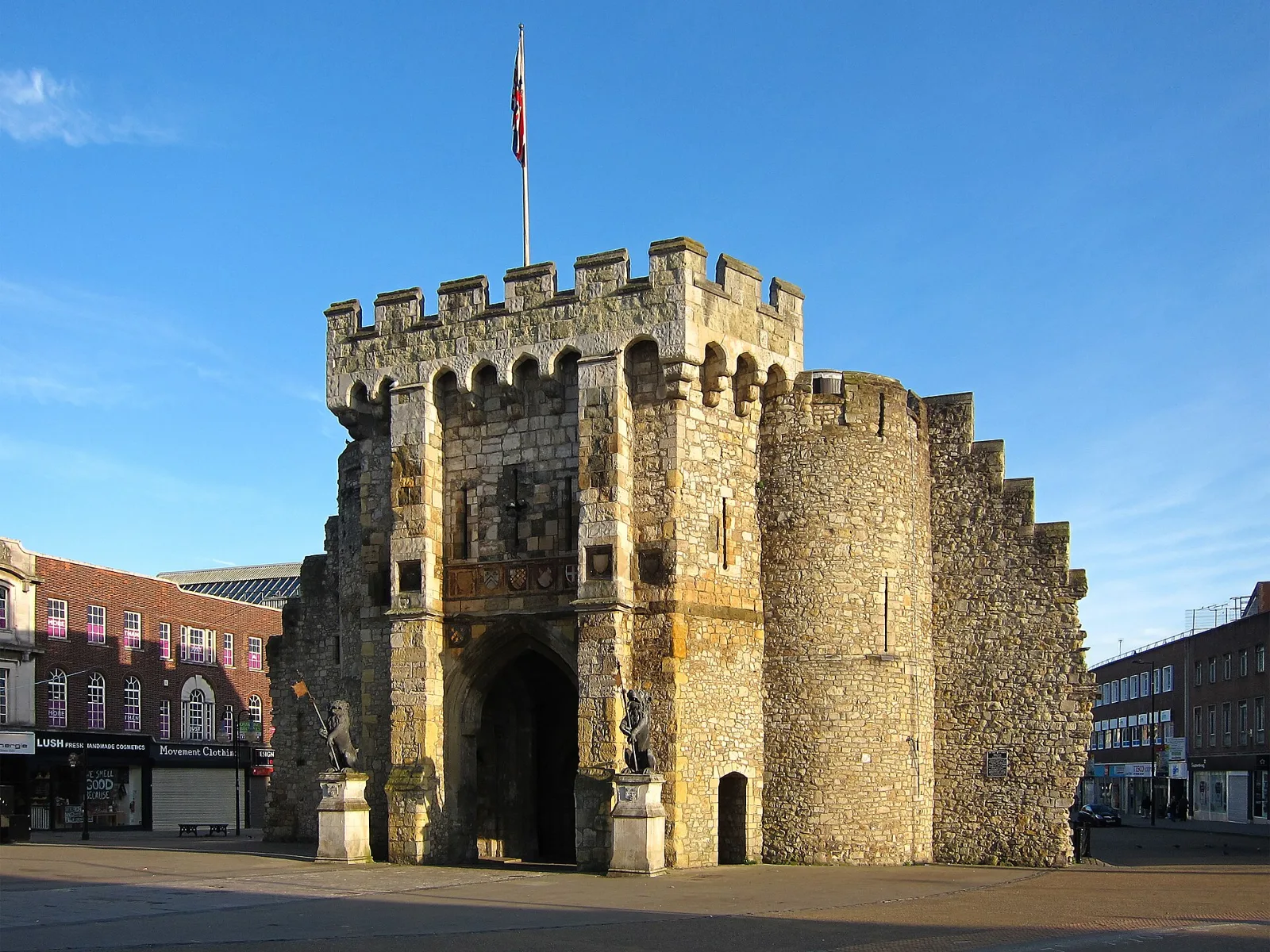 Southampton Das mittelalterliche Stadttor Bargate in Southampton