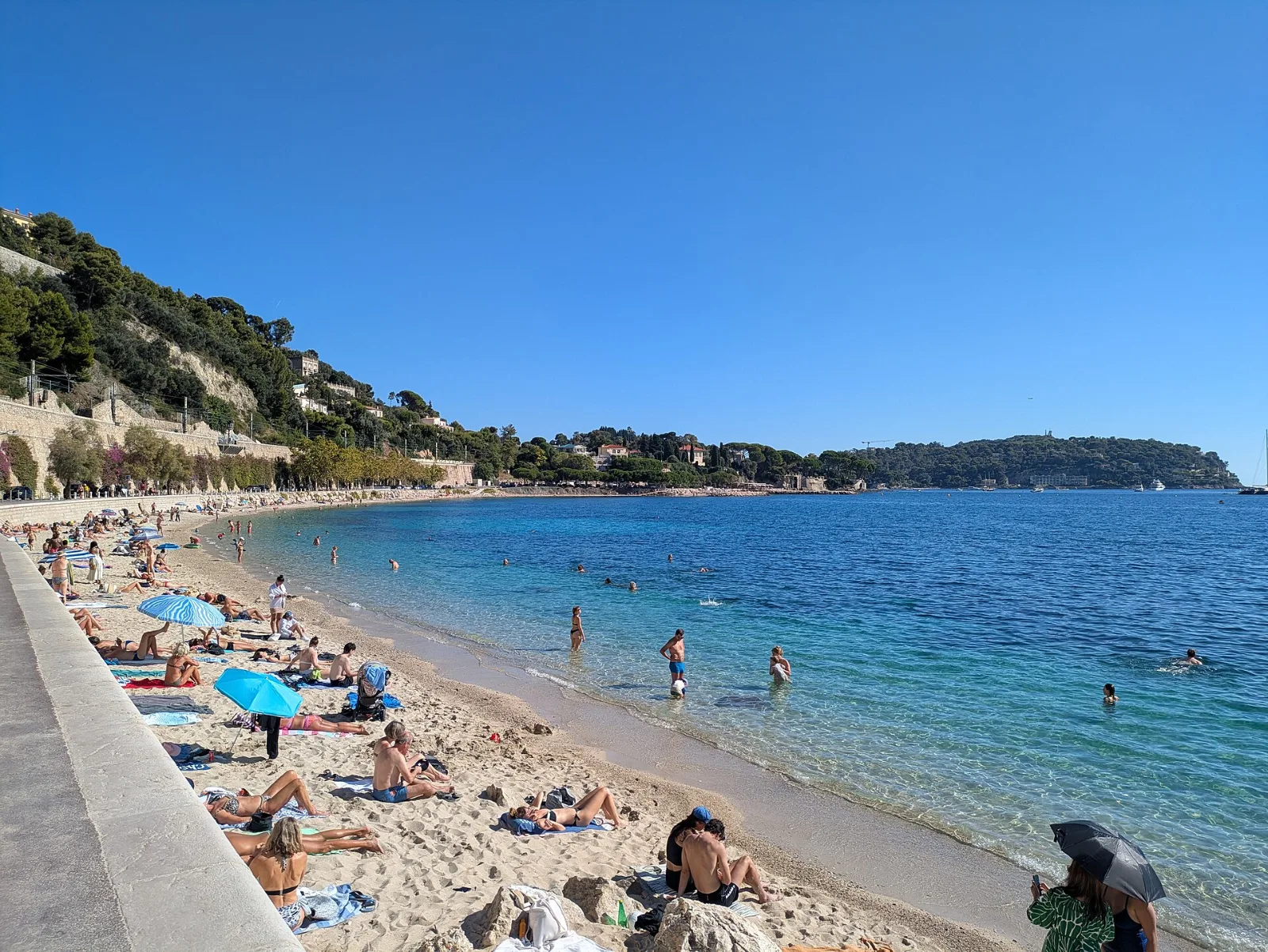 Strand und Bucht von Villefranche-sur-Mer